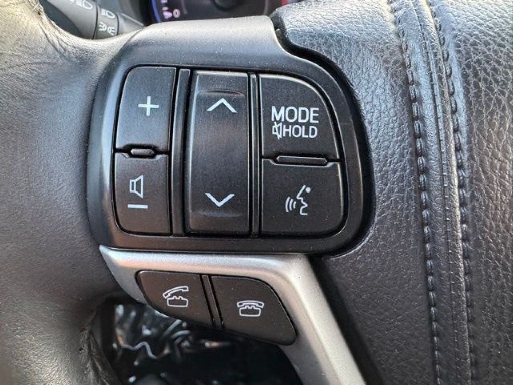 2014 Toyota Highlander LE Plus V6 AWD