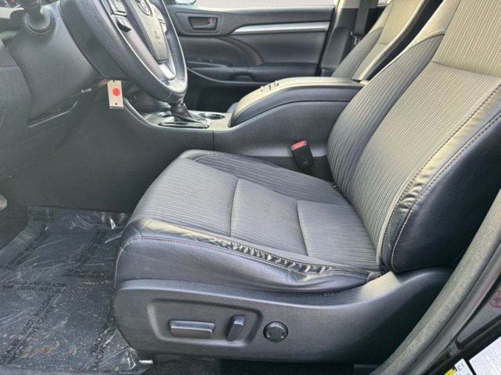 2014 Toyota Highlander LE Plus V6 AWD