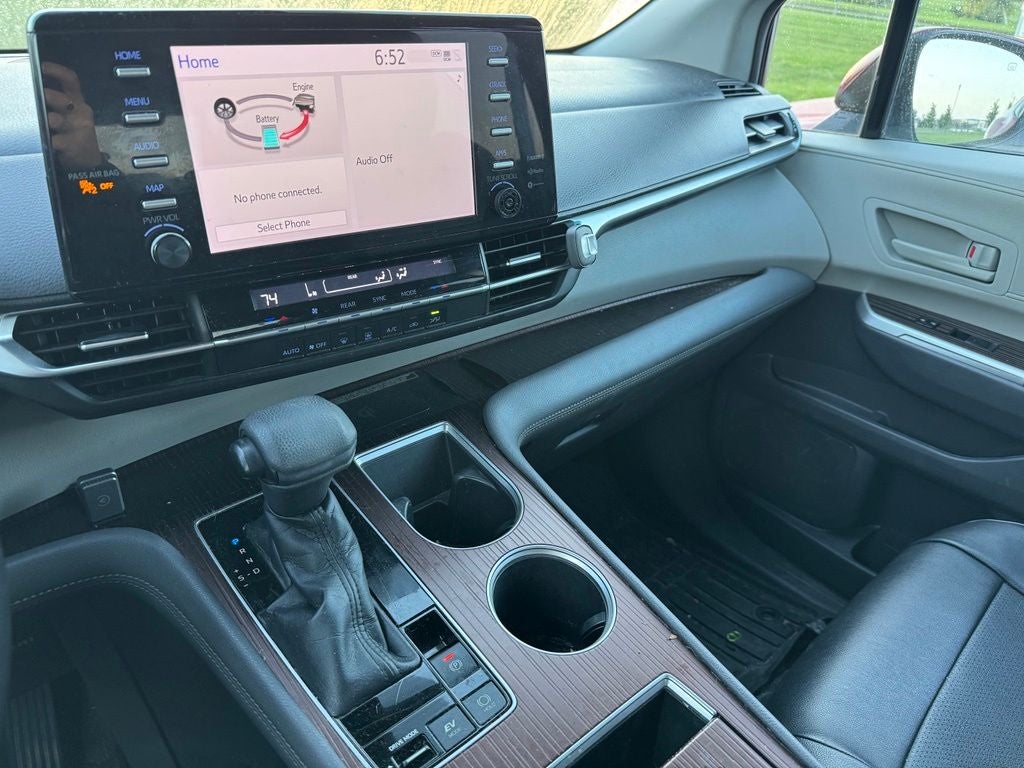 2021 Toyota Sienna LE 8 Passenger
