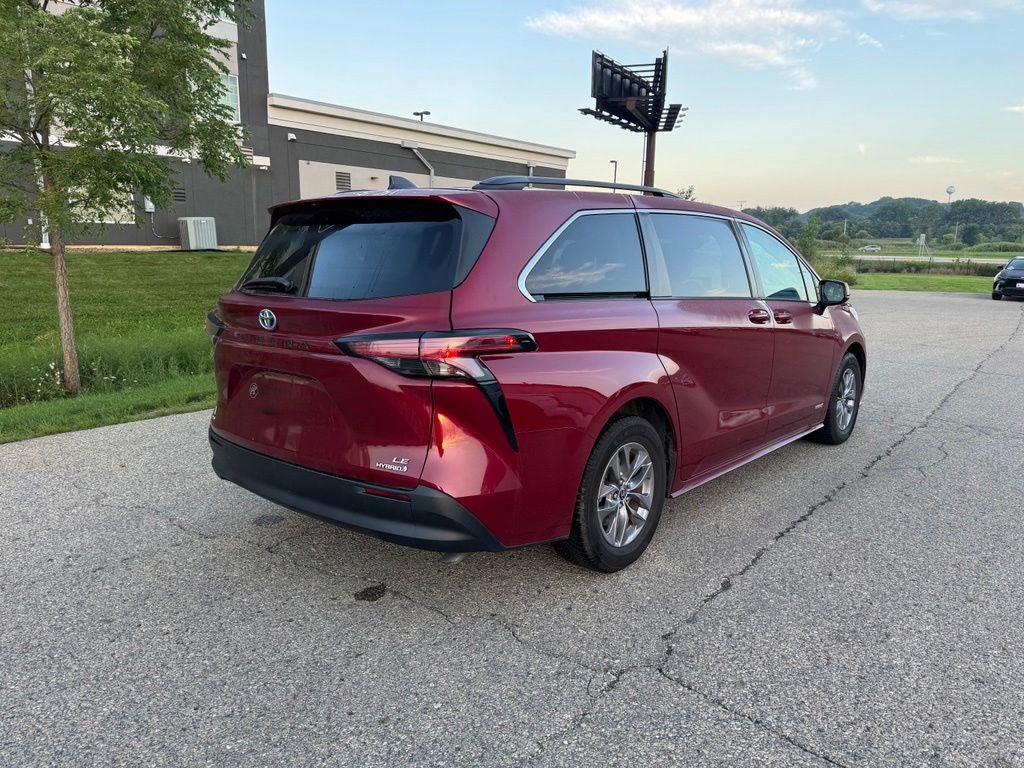 2021 Toyota Sienna LE 8 Passenger