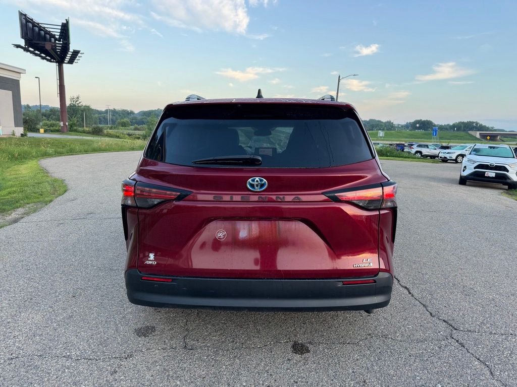2021 Toyota Sienna LE 8 Passenger