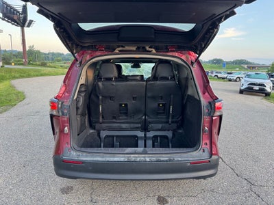 2021 Toyota Sienna LE 8 Passenger