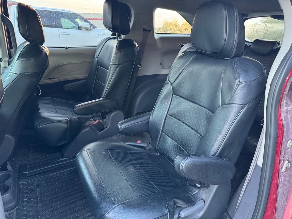 2021 Toyota Sienna LE 8 Passenger