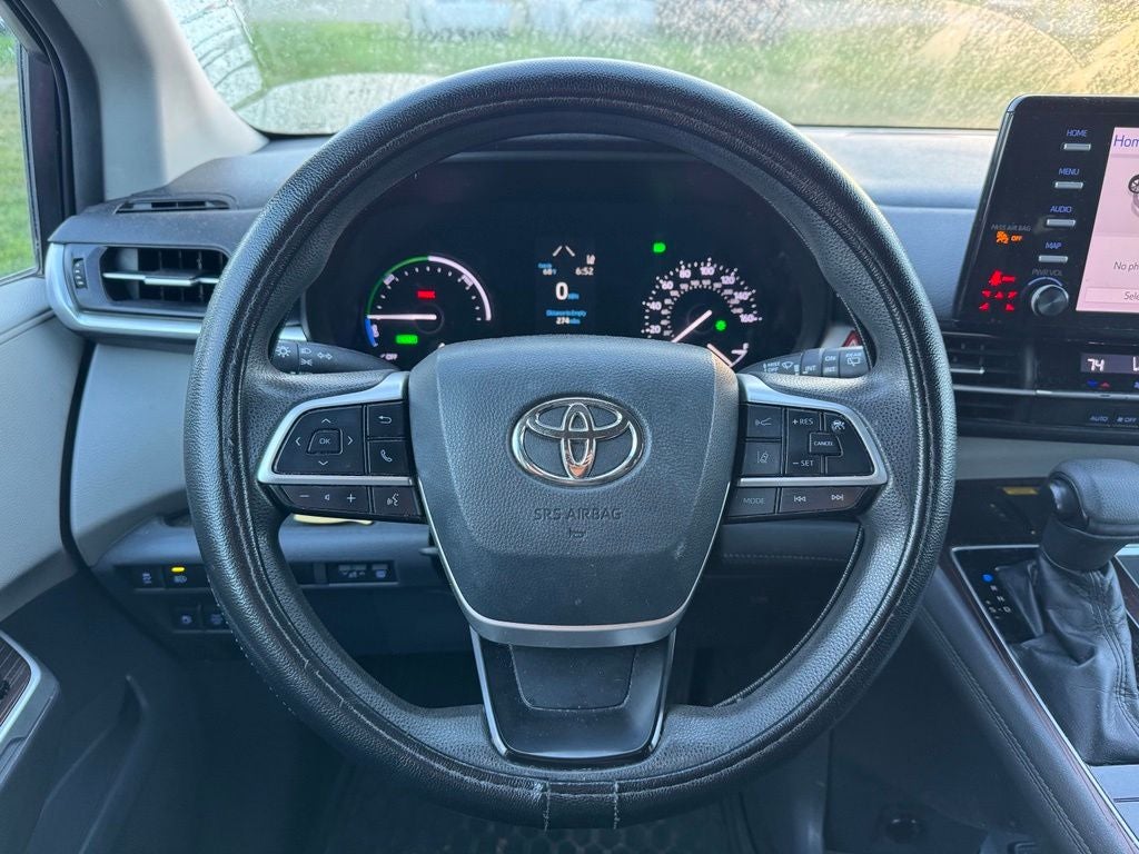2021 Toyota Sienna LE 8 Passenger