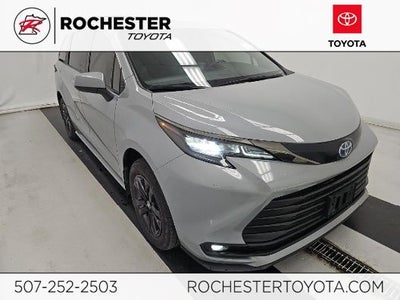 2024 Toyota Sienna Woodland Edition 7 Passenger