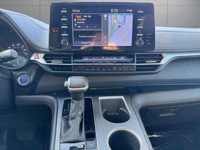 2024 Toyota Sienna Woodland Edition 7 Passenger