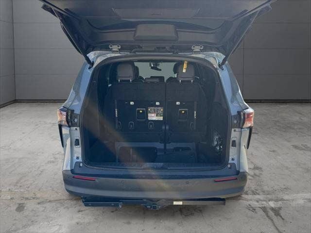 2024 Toyota Sienna Woodland Edition 7 Passenger
