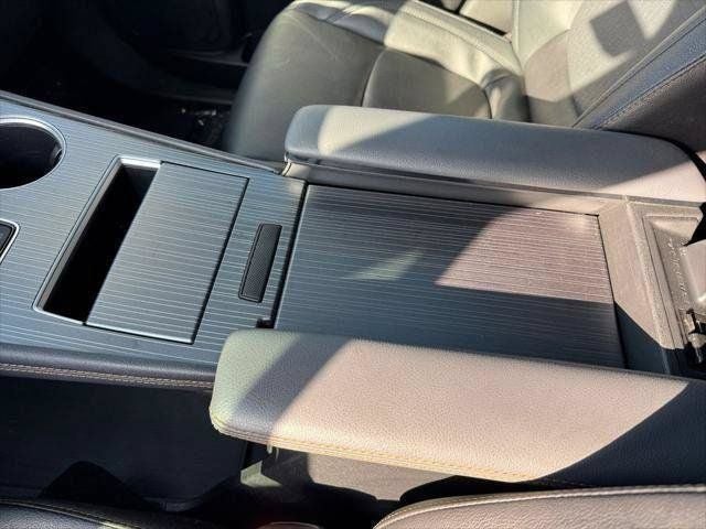 2024 Toyota Sienna Woodland Edition 7 Passenger