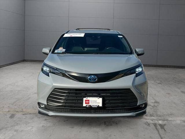 2024 Toyota Sienna Woodland Edition 7 Passenger