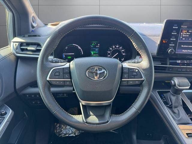2024 Toyota Sienna Woodland Edition 7 Passenger