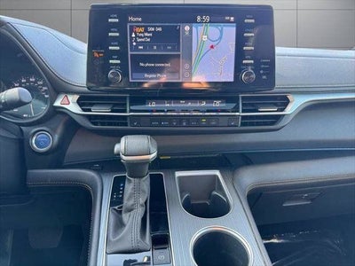 2024 Toyota Sienna Woodland Edition 7 Passenger