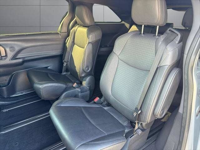 2024 Toyota Sienna Woodland Edition 7 Passenger