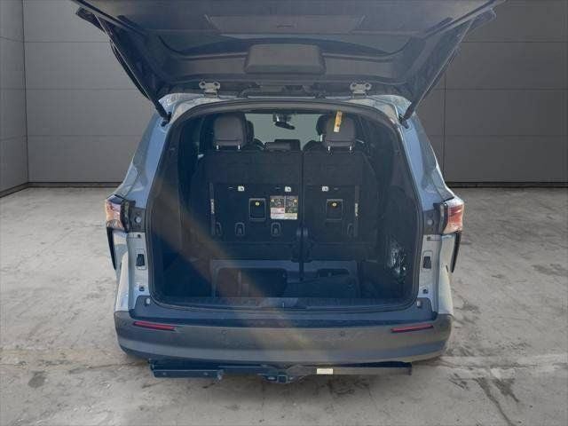 2024 Toyota Sienna Woodland Edition 7 Passenger