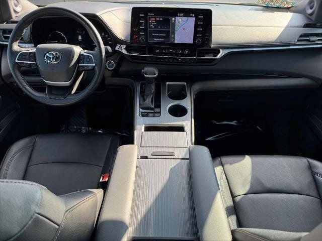 2024 Toyota Sienna Woodland Edition 7 Passenger