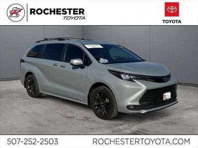 2024 Toyota Sienna Woodland Edition 7 Passenger