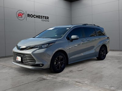 2024 Toyota Sienna Woodland Edition 7 Passenger