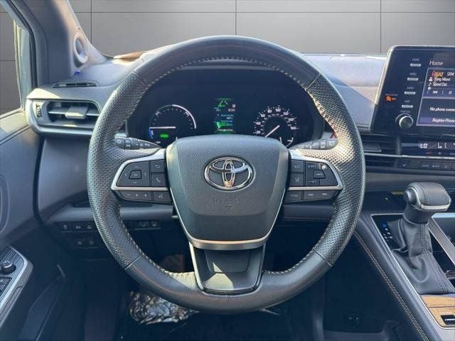 2024 Toyota Sienna Woodland Edition 7 Passenger