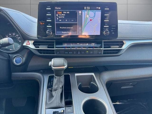 2024 Toyota Sienna Woodland Edition 7 Passenger
