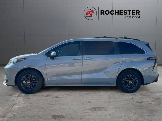 2024 Toyota Sienna Woodland Edition 7 Passenger