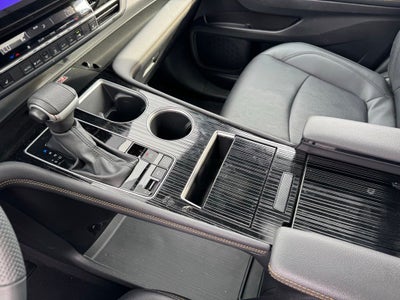 2025 Toyota Sienna Woodland Edition AWD