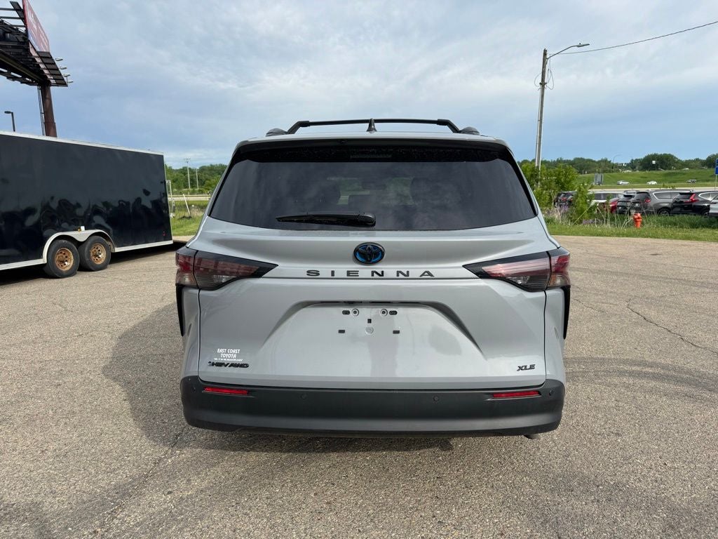 2025 Toyota Sienna Woodland Edition AWD