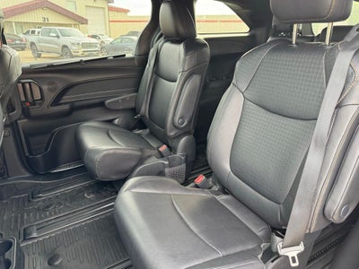 2025 Toyota Sienna Woodland Edition AWD
