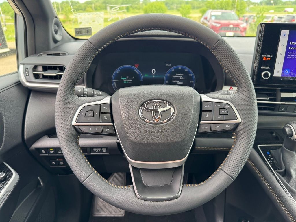 2025 Toyota Sienna Woodland Edition AWD