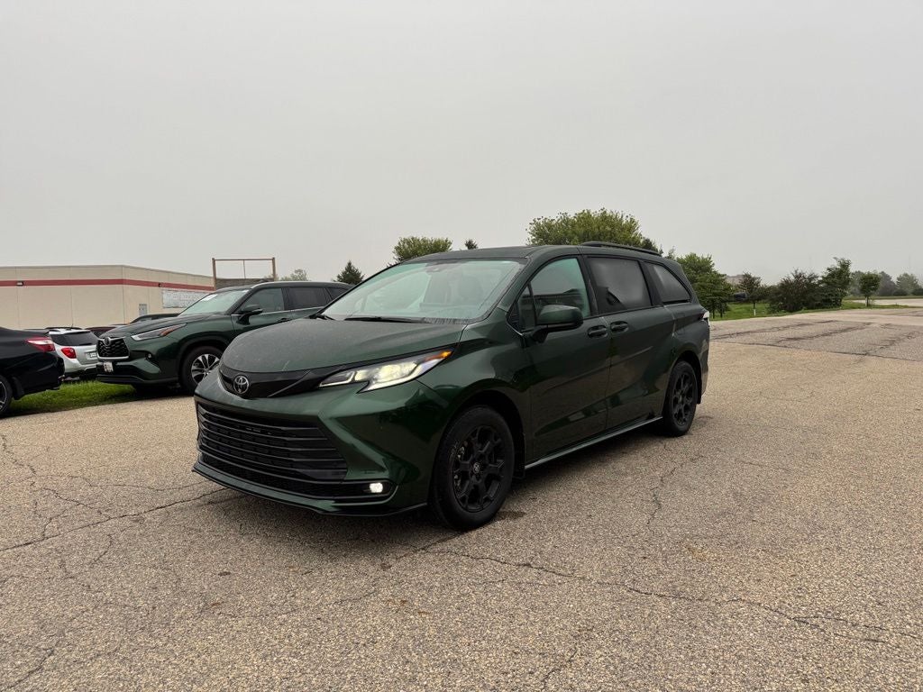 2026 Toyota Sienna Woodland Edition 7 Passenger