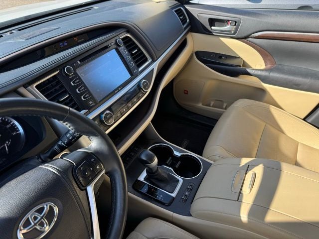 Used 2014 Toyota Highlander Limited Platinum with VIN 5TDDKRFH7ES069611 for sale in Rochester, Minnesota