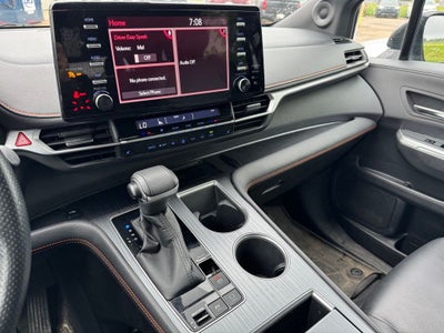 2022 Toyota Sienna XSE 7 Passenger