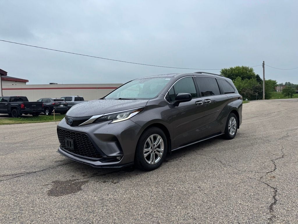 2022 Toyota Sienna XSE 7 Passenger