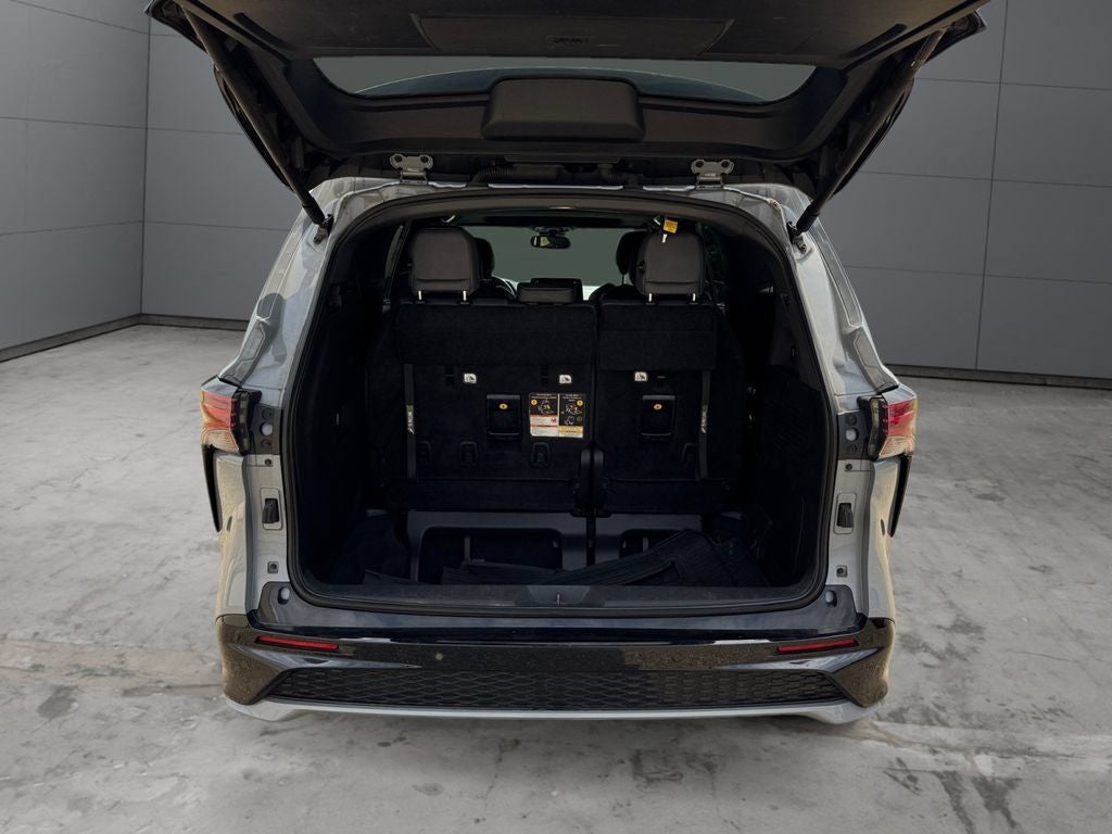 2023 Toyota Sienna XSE 7 Passenger
