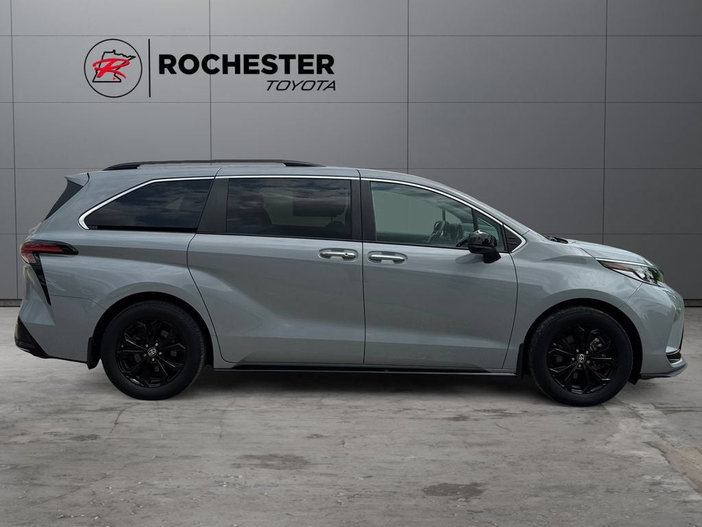 2023 Toyota Sienna XSE 7 Passenger