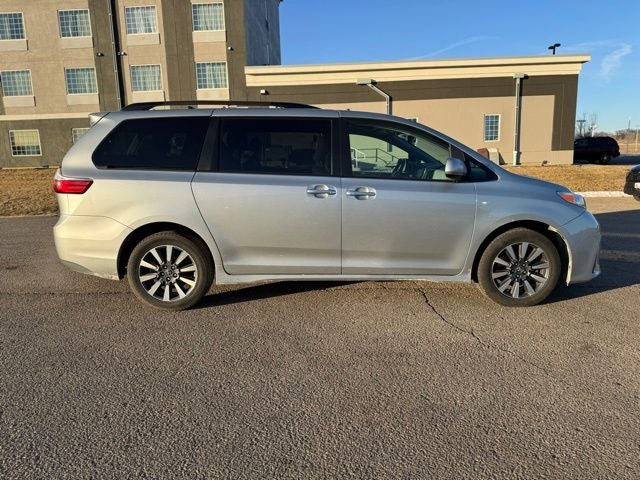 2019 Toyota Sienna XLE 7 Passenger
