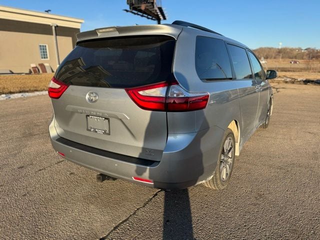 2019 Toyota Sienna XLE 7 Passenger