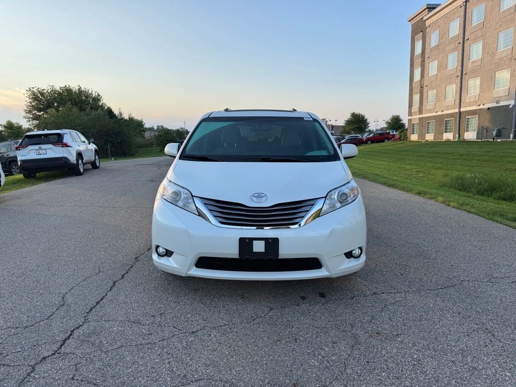 2017 Toyota Sienna XLE Premium 7 Passenger