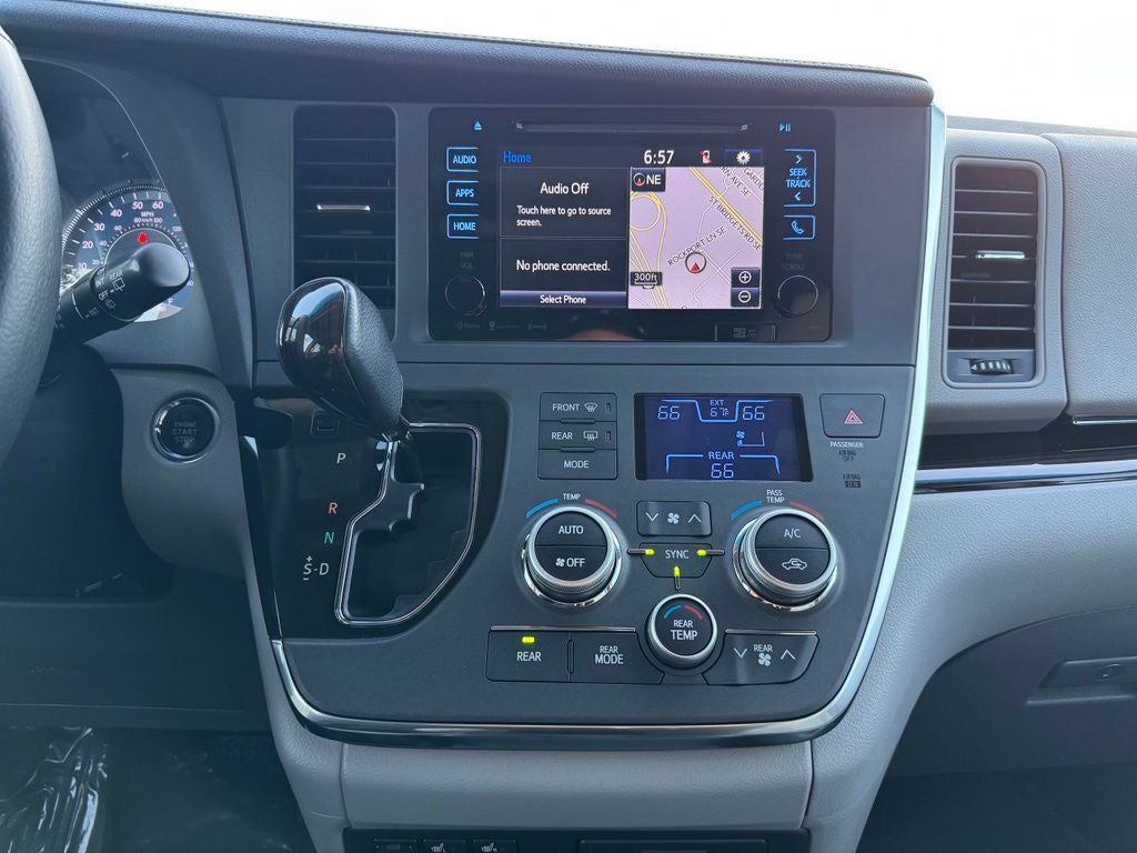 2017 Toyota Sienna XLE Premium 7 Passenger