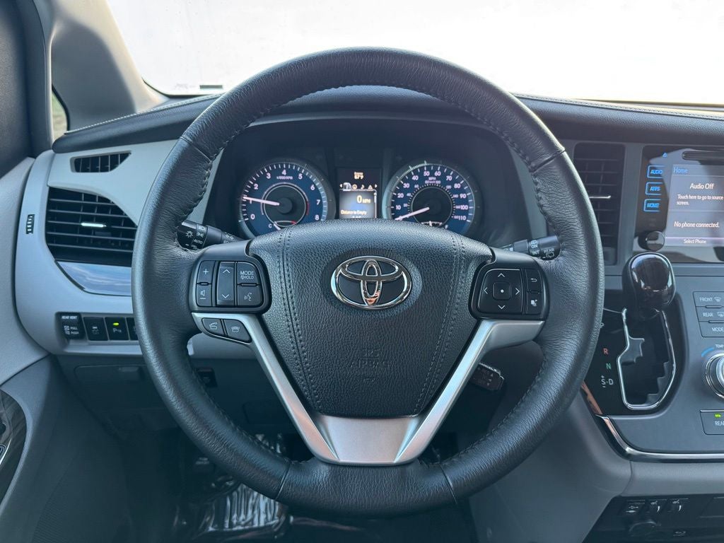 2017 Toyota Sienna XLE Premium 7 Passenger