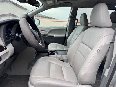 2019 Toyota Sienna XLE 7 Passenger