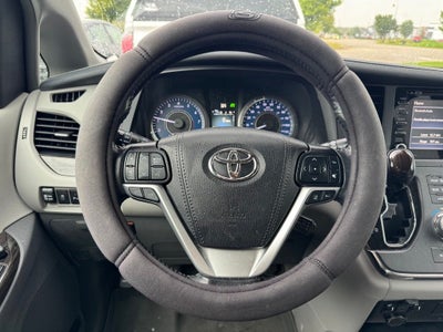 2019 Toyota Sienna XLE 7 Passenger