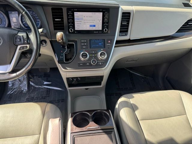 Certified 2020 Toyota Sienna XLE with VIN 5TDDZ3DCXLS251218 for sale in Rochester, Minnesota