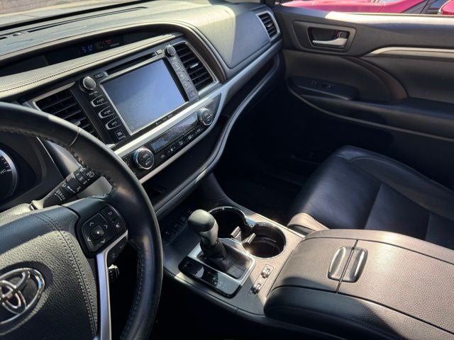 Certified 2018 Toyota Highlander Limited with VIN 5TDDZRFH1JS801625 for sale in Rochester, Minnesota