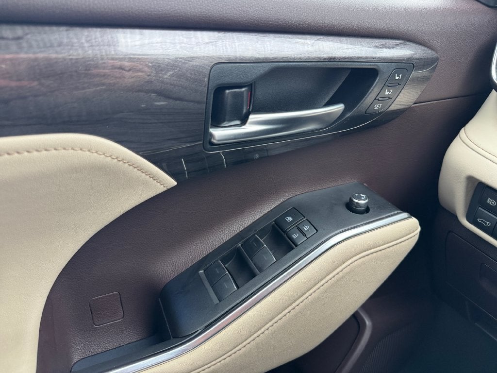2021 Toyota Highlander Hybrid Platinum AWD