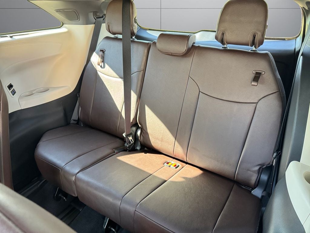 2022 Toyota Sienna Platinum 7 Passenger