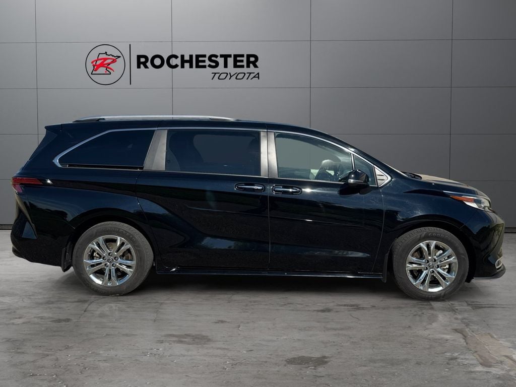 2022 Toyota Sienna Platinum 7 Passenger