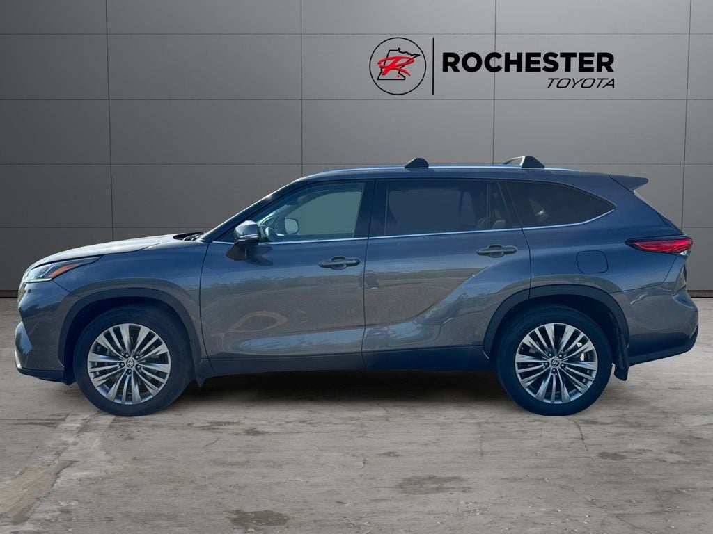 Used 2020 Toyota Highlander Platinum with VIN 5TDFZRBH2LS043151 for sale in Rochester, Minnesota