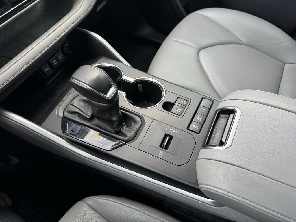 2021 Toyota Highlander Hybrid XLE AWD