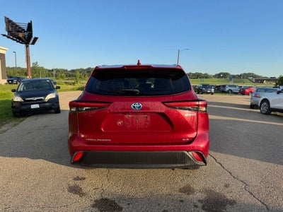 2021 Toyota Highlander Hybrid XLE AWD
