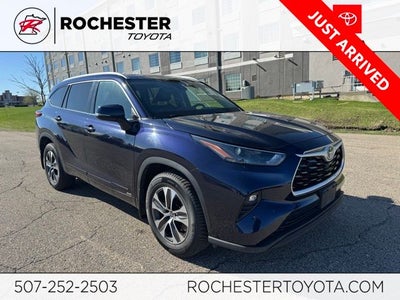 2022 Toyota Highlander Hybrid XLE AWD