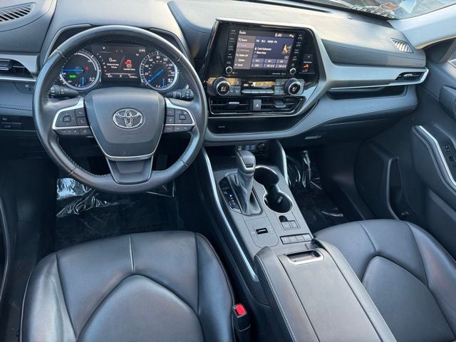 2022 Toyota Highlander Hybrid XLE AWD